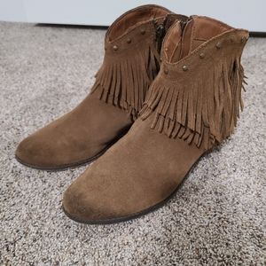 Minnetonka Suede Fringe Booties